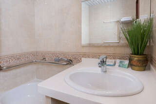 Гостиница АветПарк Санкт-Петербург Одноместный номер для людей с ограниченными физическими возможностями-5